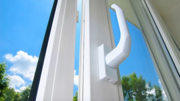 Waar Yakisni en stijlvolle ramen vervangen in Dnipro?